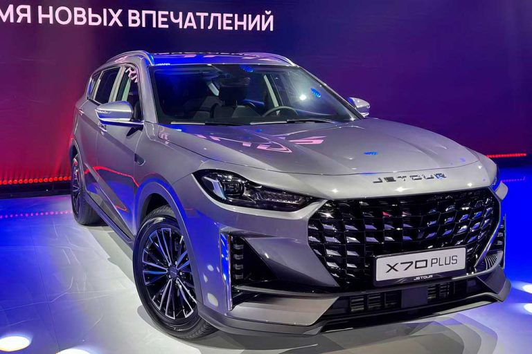 В России появится китайский кроссовер Jetour X70 Plus: названы комплектации и цены