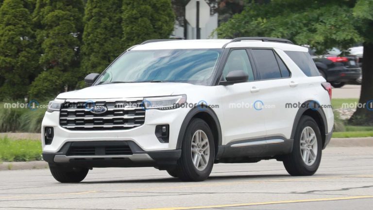 Обновленный Ford Explorer впервые заметили без камуфляжа