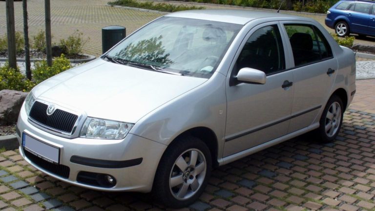 Названы плюсы и минусы подержанной Skoda Fabia за 300 тысяч рублей