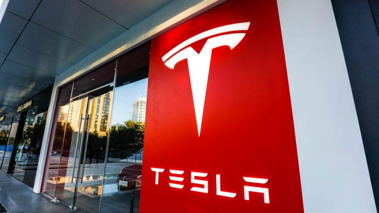 Tesla готовит к выпуску самый дешевый автомобиль в своей истории Tesla готовит к выпуску самый дешевый автомобиль в своей истории