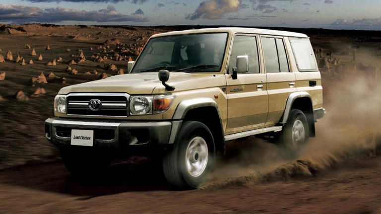 В Россию привезли неубиваемый внедорожник Toyota, который может служить вечно