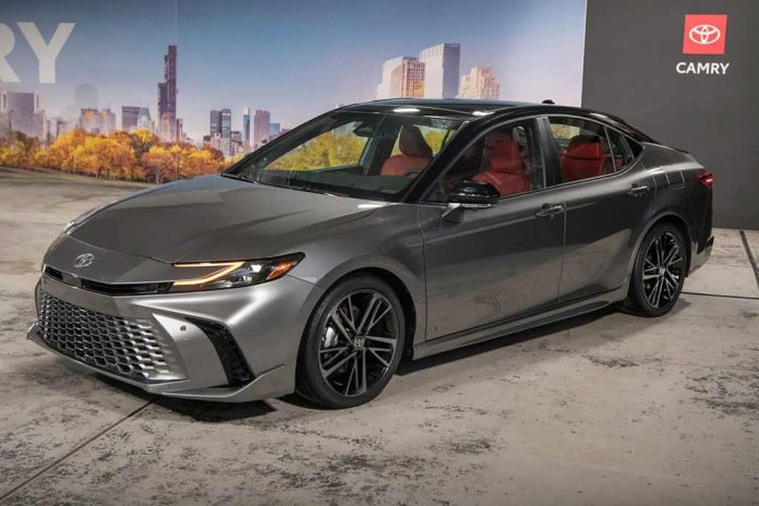 2025 Toyota Camry — фото и цена в новом кузове седана Тойота Камри V80