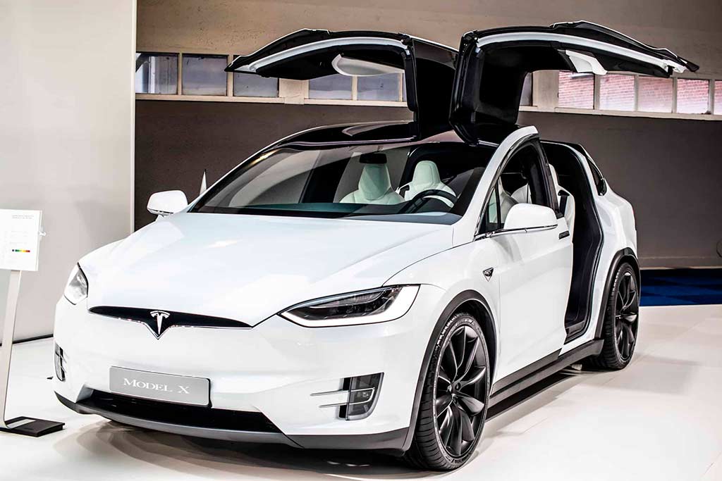 Tesla Model X 2023-2024
