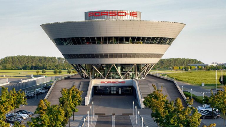 Porsche назвал размер ежегодной премии для сотрудников. Она вдвое больше, чем у Volkswagen Porsche назвал размер ежегодной премии для сотрудников. Она вдвое больше, чем у Volkswagen