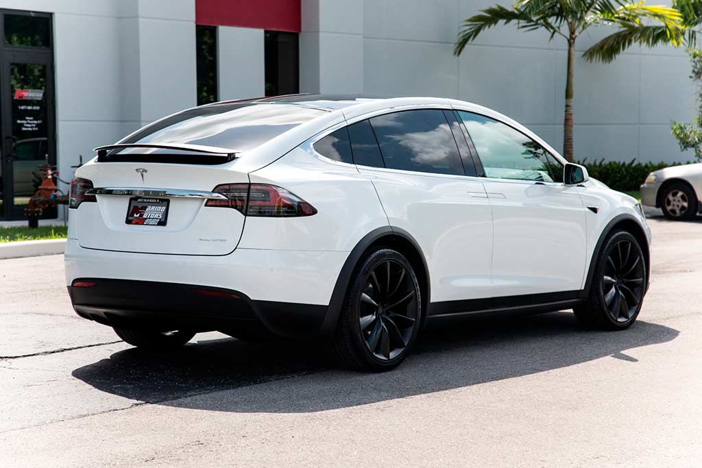 Tesla Model X 2023-2024