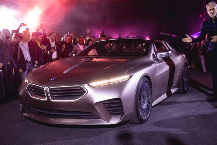 Немцы представили стильный гран-турер BMW Concept Skytop в кузове тарга