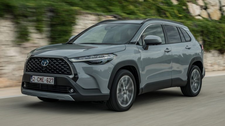 В России появился новый надежный кроссовер Toyota, который стоит дешевле «китайцев»