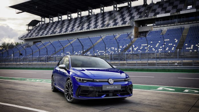 Volkswagen обновил «заряженный» Golf R. Как он изменился