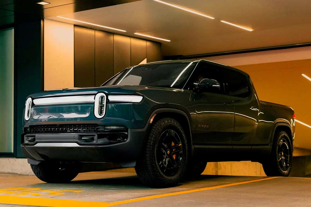 Rivian R1S и R1T 2025