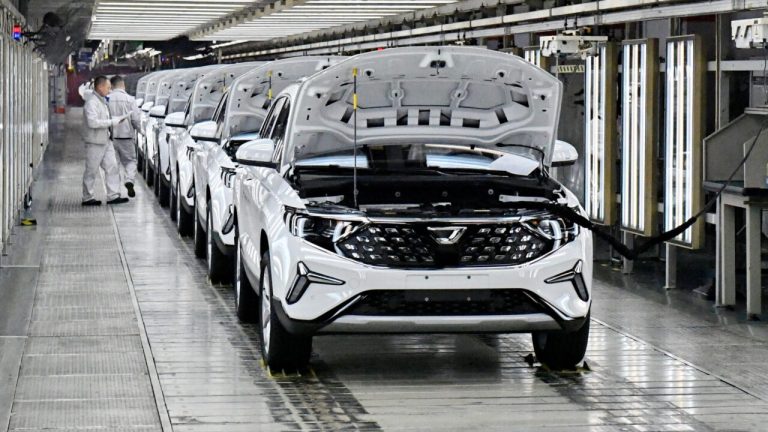 В России официально появятся новые бюджетные автомобили, которые уже знают россияне