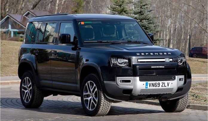 Новый Land Rover Defender вышел в Москве на тесты