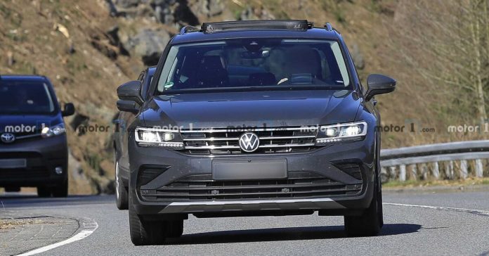 Обновленный Volkswagen Tiguan вышел на тесты