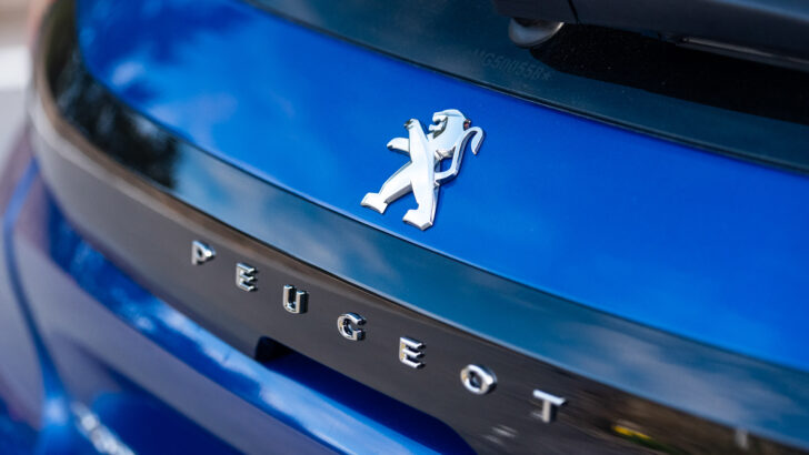 В России запустят продажи новой модели Peugeot: известны сроки