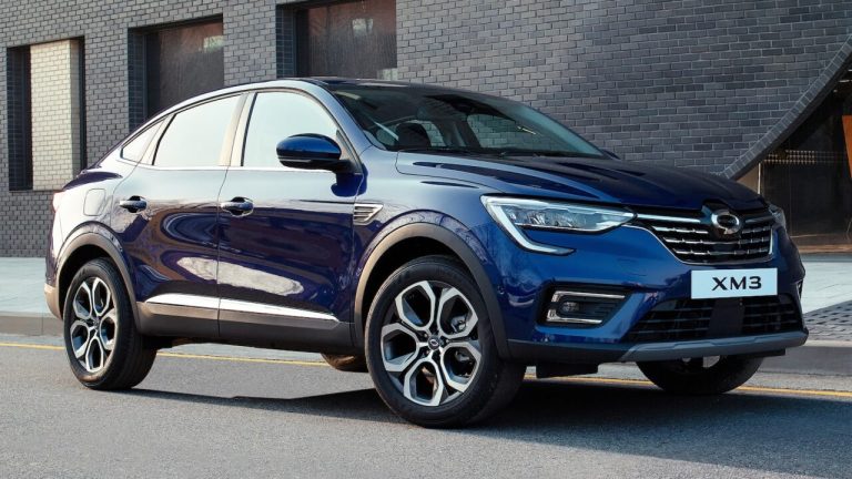 В Россию привезли привычный кроссовер Renault, который стоит дешевле «китайцев» В Россию привезли привычный кроссовер Renault, который стоит дешевле «китайцев»