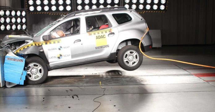 Новый Renault Duster признан опасным для детей
