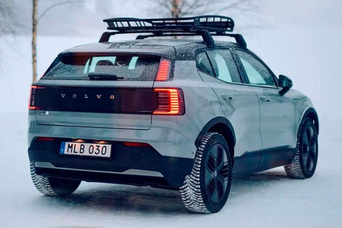 Электрический кроссовер Volvo EX30 получил «вседорожную» версию Cross Country