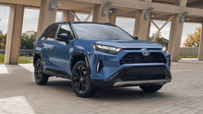 В России нашлись шесть моделей Toyota, которые можно купить с гарантией. Сколько они стоят