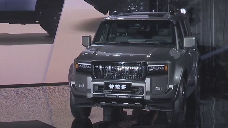 Представлен Toyota Land Cruiser Prado с другим дизайном. Сколько он стоит Представлен Toyota Land Cruiser Prado с другим дизайном. Сколько он стоит