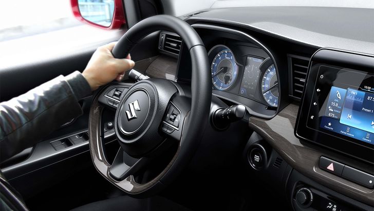 Интерьер Suzuki Ertiga Интерьер Suzuki Ertiga