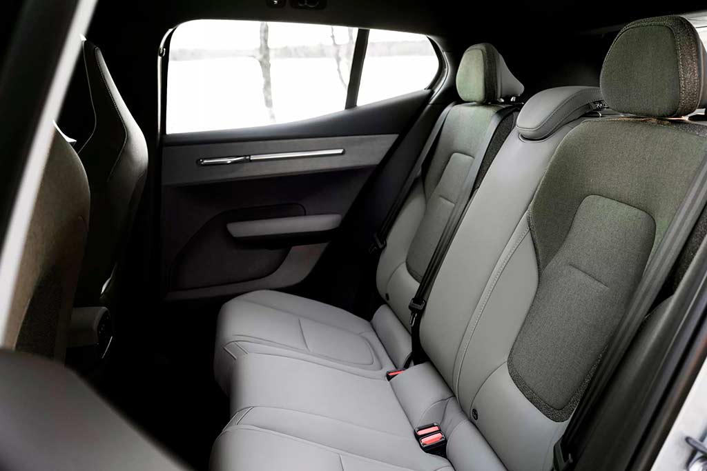 Volvo EX30 Cross Country 