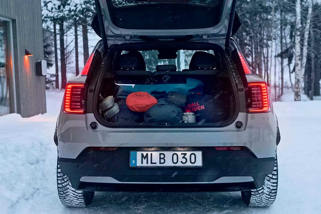 Volvo EX30 Cross Country 
