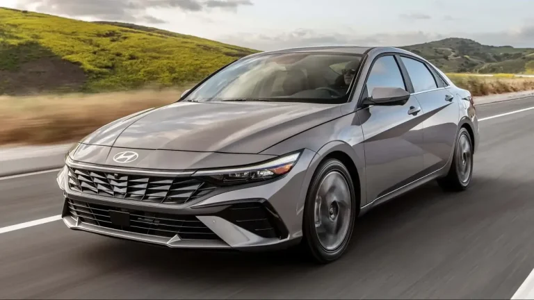 В Россию привезли проверенный седан Hyundai, который стоит дешевле «Москвича» и «китайцев» В Россию привезли проверенный седан Hyundai, который стоит дешевле «Москвича» и «китайцев»