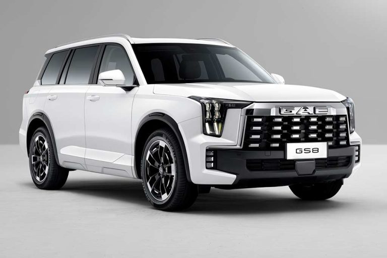 В России для кроссовера GAC GS8 стала доступна новая топ-версия GX Traveller