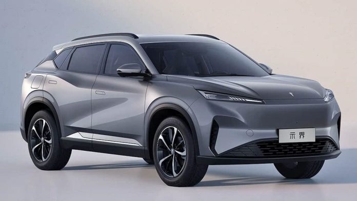 Dongfeng, Peugeot и Citroen создали новый дешевый кроссовер. Сколько он стоит