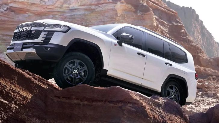 Появились первые подробности об обновленном Toyota Land Cruiser 300