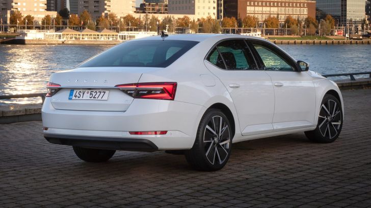 В Россию вернулась практичная и комфортная Skoda, которую знают россияне. Цена приятно удивит В Россию вернулась практичная и комфортная Skoda, которую знают россияне. Цена приятно удивит