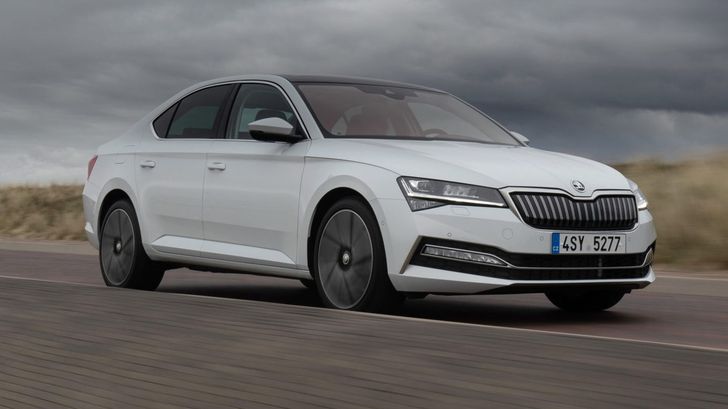 В Россию вернулась практичная и комфортная Skoda, которую знают россияне. Цена приятно удивит В Россию вернулась практичная и комфортная Skoda, которую знают россияне. Цена приятно удивит