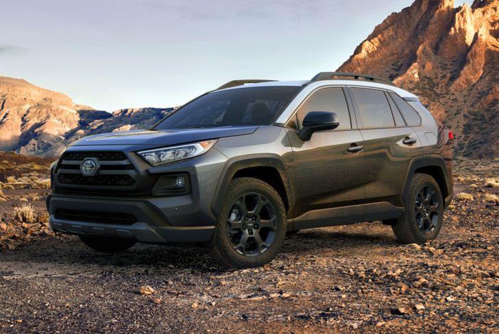 Эксперты проверили безопасность нового Toyota RAV4 Эксперты проверили безопасность нового Toyota RAV4