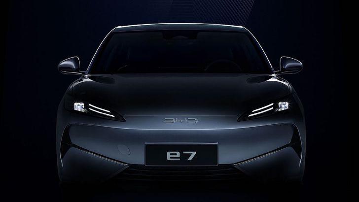 BYD показал черты нового седана, способного проезжать на электричестве более 500 км BYD показал черты нового седана, способного проезжать на электричестве более 500 км