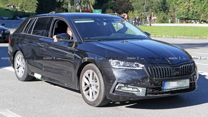 В Сети появились фото новой Skoda Octavia В Сети появились фото новой Skoda Octavia