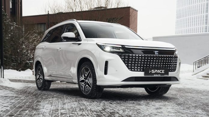 Названы самые популярные гибридные автомобили в России. Список из 10 моделей