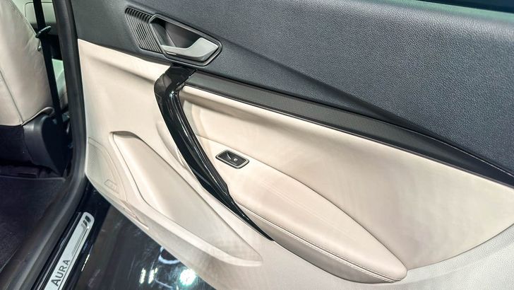Интерьер LADA Aura Интерьер LADA Aura
