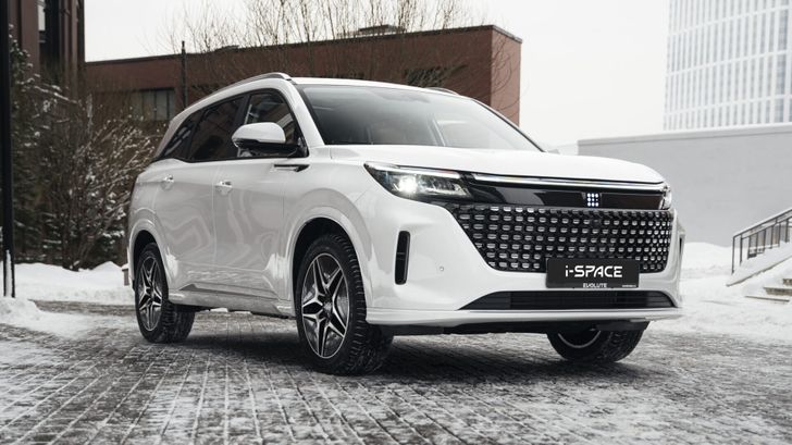 Названы самые популярные гибридные автомобили в России. Список из 10 моделей Названы самые популярные гибридные автомобили в России. Список из 10 моделей