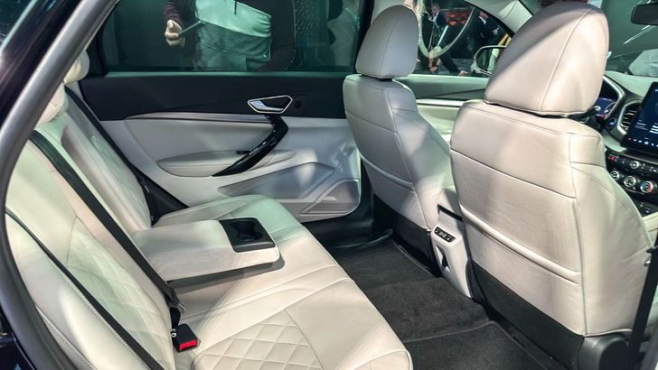 Интерьер LADA Aura Интерьер LADA Aura