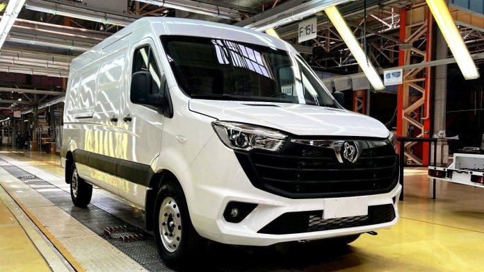 В России началось производство нового отечественного автомобиля с «автоматом»