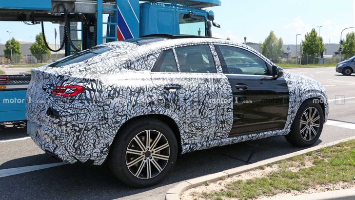На тестах замечен прототип обновленного Mercedes GLE Coupe На тестах замечен прототип обновленного Mercedes GLE Coupe