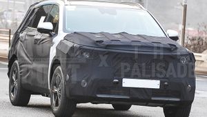 Обновленный кроссовер KIA Sorento замечен во время тестов Обновленный кроссовер KIA Sorento замечен во время тестов