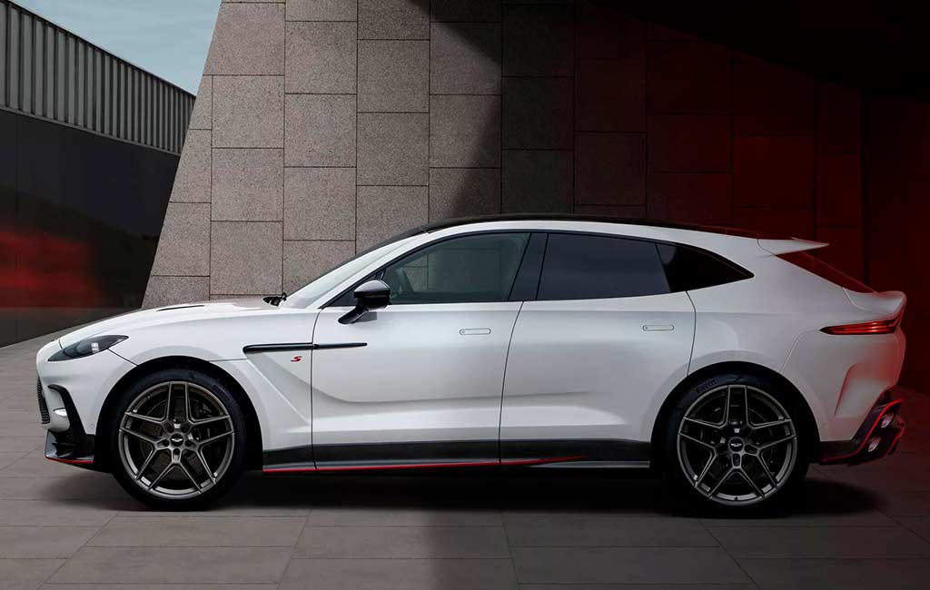 Aston Martin DBX S