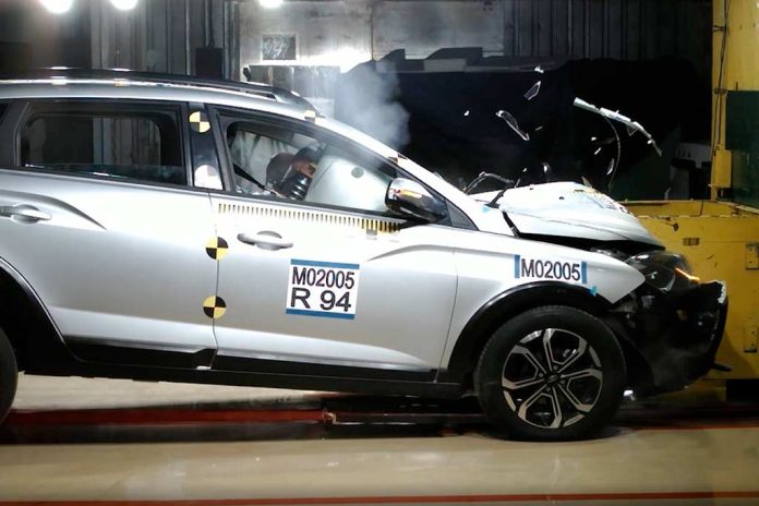 Lada Iskra прошла фронтальный краш-тест: новинка удостоилась четырех звезд безопасности