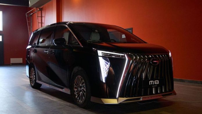 ‘Model Shaper’: Dealer Unveils Potential of Luxury GAC M8 Lounge with Reclining Chairs
