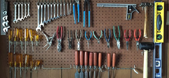 Equipping the garage with tools