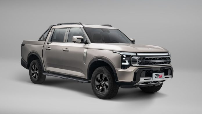 Russia to Get a New Pickup Truck with a New Pack: Nissan Platform, Mitsubishi Engine, and BMW-Like Gearbox