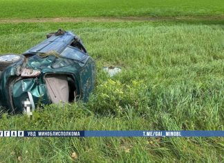 Driver dies on Slutsk highway: car flips over several times – Auto Onlíner