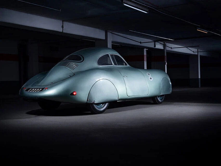 Фото самого старого в мире Porsche