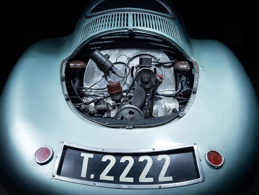 Фото самого старого в мире Porsche