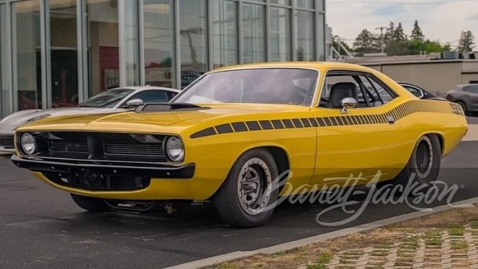 plym.jpg A rare 600-horsepower Plymouth Barracuda muscle car has been captured on camera.